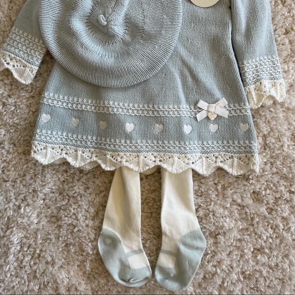 Sweater dress with tights and bonnet - Picture 2 of 2